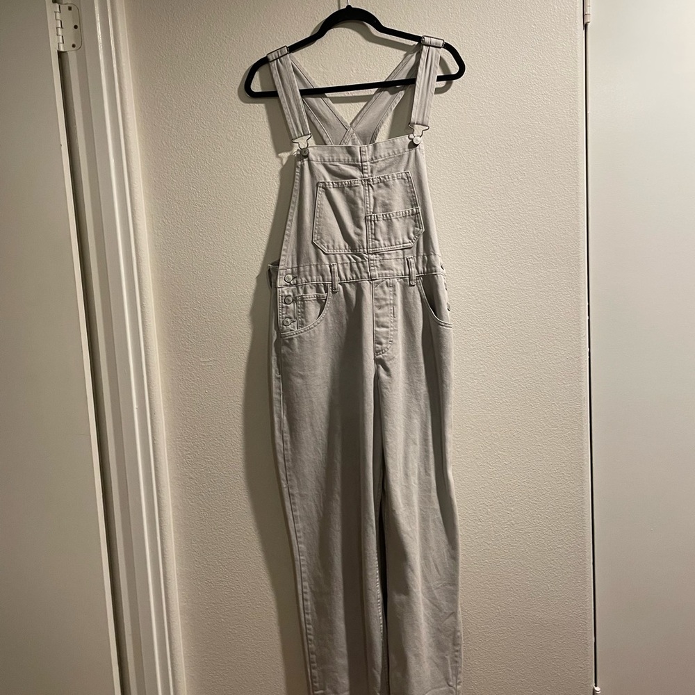 WE THE FREE DENIM ZIGGY OVERALLS IN  “Morning Fog” (pale gray), Size SMALL
